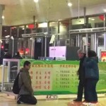 春节团聚后又是离别时,孝与不孝人差距咋那么大