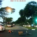 新加坡70岁安娣骑车闯红灯被撞飞,重伤身亡