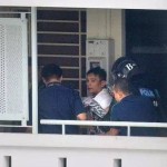 2岁幼儿被锁铁门内,警方谈判无效17小时破门营救