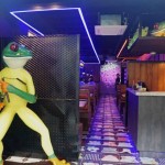 这家“夜店”居然靠牛蛙火爆狮城