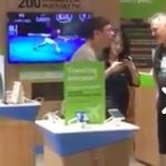 狮城口水男狂喷Starhub女店员,老外都看不下去了