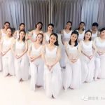 她凭什么风靡瑜伽圈,被称为新加坡yoga冻龄女神?