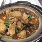 新加坡老食阁里隐藏美食,一道砂煲菜让人吃出家的味道……