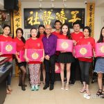 新加坡老人为什么去做工?养老真有这么难吗?