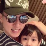 国庆日当天,吴尊来到新加坡度假晒娃!