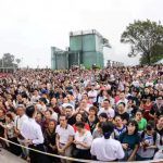 爬树、冲刺、踏平重庆朝天门!新加坡在中国最大地标建筑开幕!