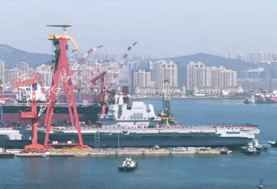 剛剛，中國第一艘國産航母交付海軍！