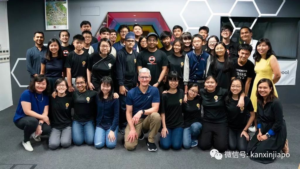 苹果CEO库克空降新加坡，都干了啥？