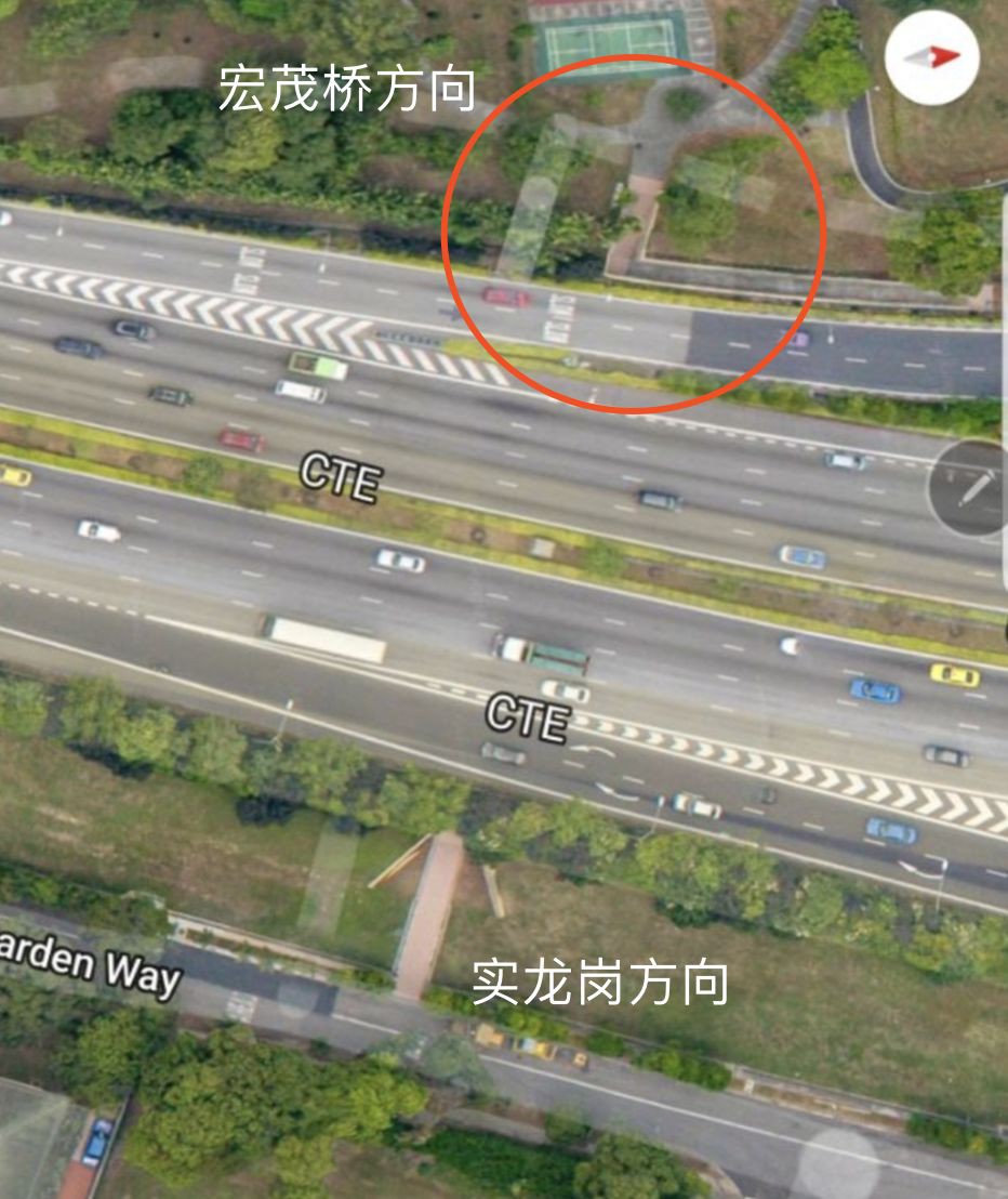 新加坡行人隧道里，半夜硬生生挤进一辆小汽车！