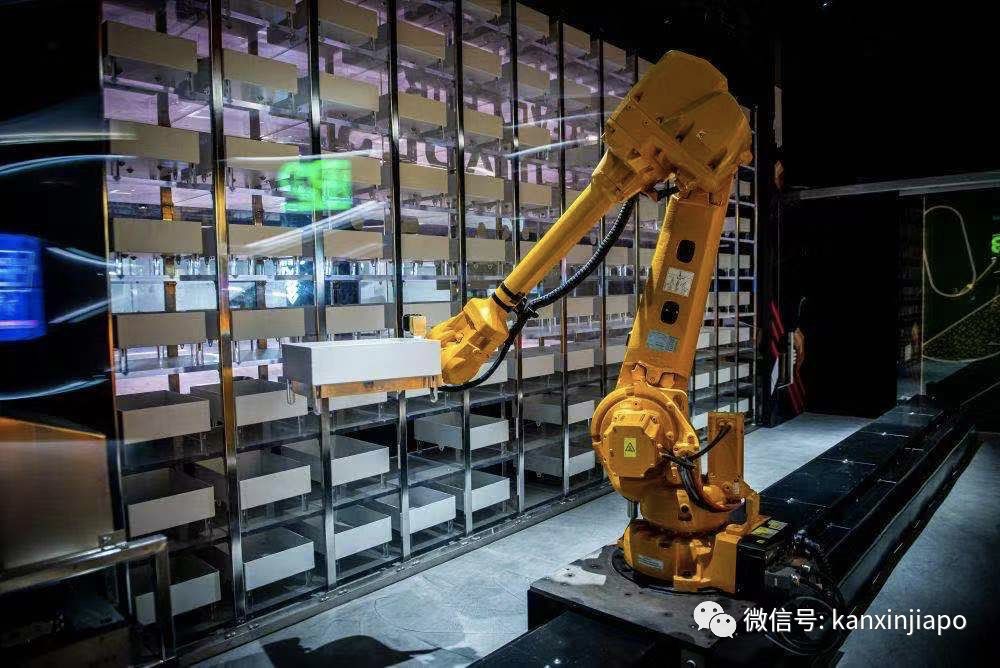 黑科技全面覆盖，新加坡福南商场机器人帮你提货！