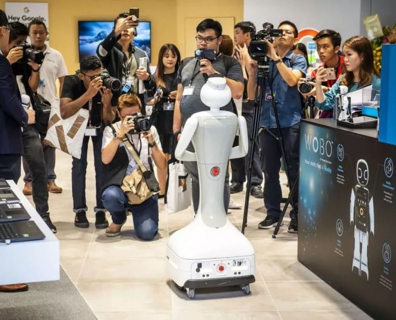 黑科技全面覆盖，新加坡福南商场机器人帮你提货！