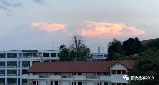 看了新加坡的云，才明白什么是天空之城！