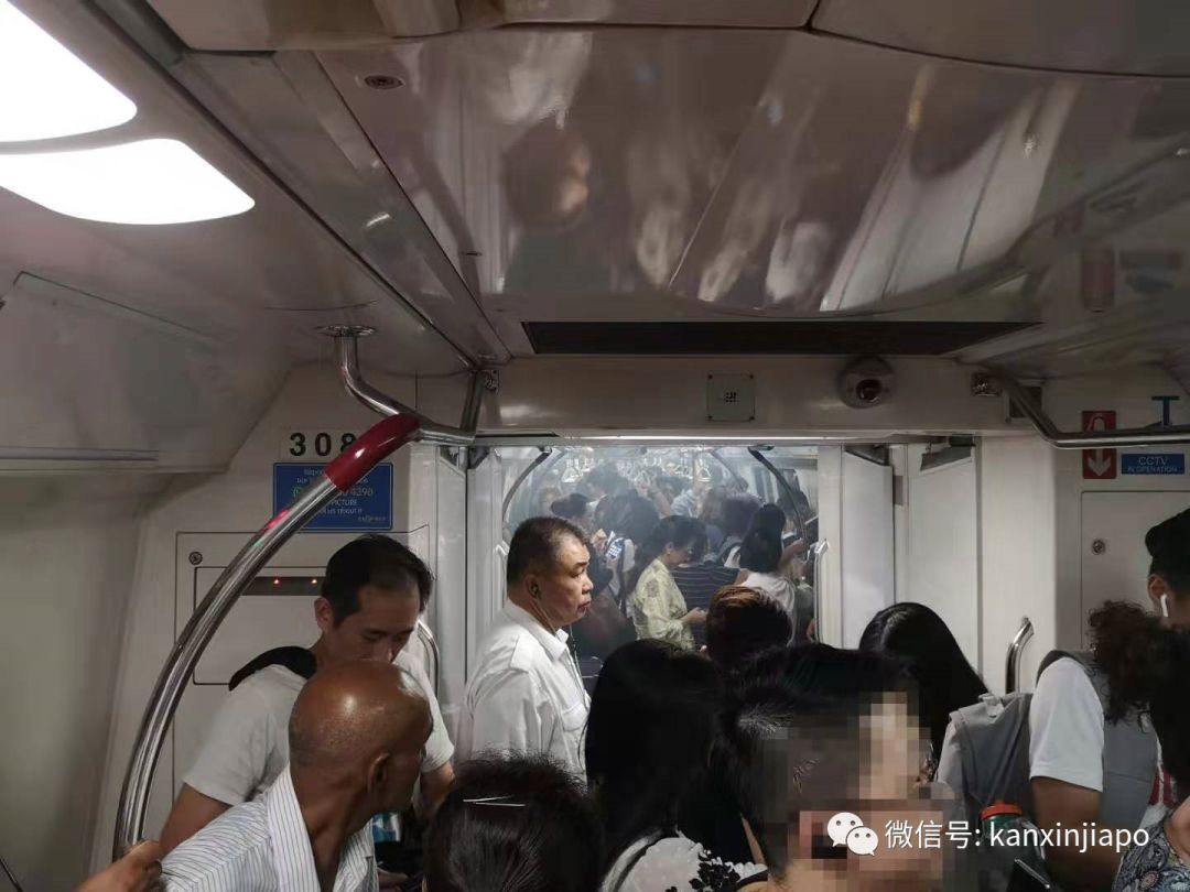 冒白烟、擦火花、发出巨响！新加坡地铁百余名乘客紧急撤离