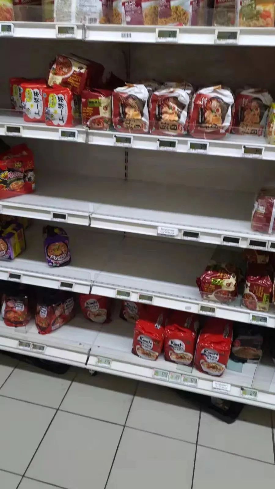 瘋了~今晚的新加坡超市