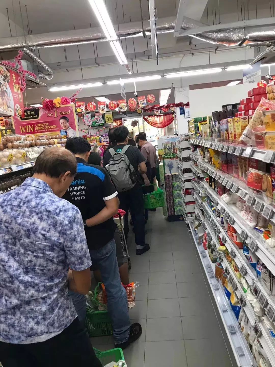 瘋了~今晚的新加坡超市