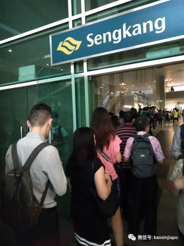 新加坡地铁又挂了！上百人戴口罩被迫参与“大型聚集性活动”