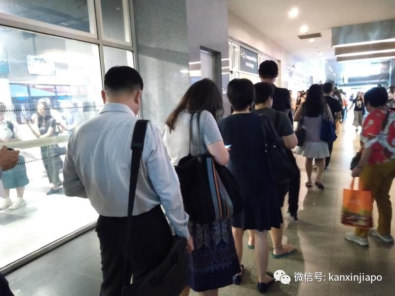 新加坡地铁又挂了！上百人戴口罩被迫参与“大型聚集性活动”