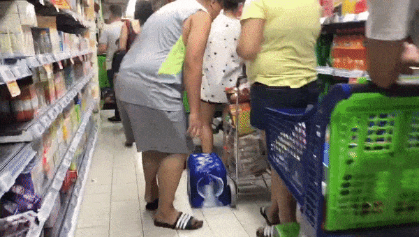 瘋了~今晚的新加坡超市