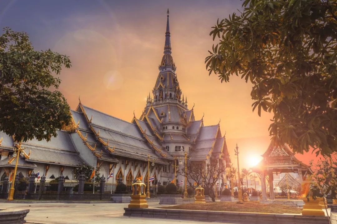 泰国取消中国在内的18国落地签证
