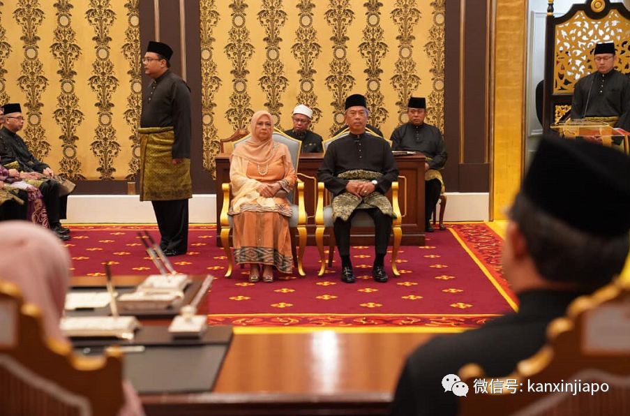 今天，马来西亚新首相慕尤丁上任；马哈迪：他背叛了我