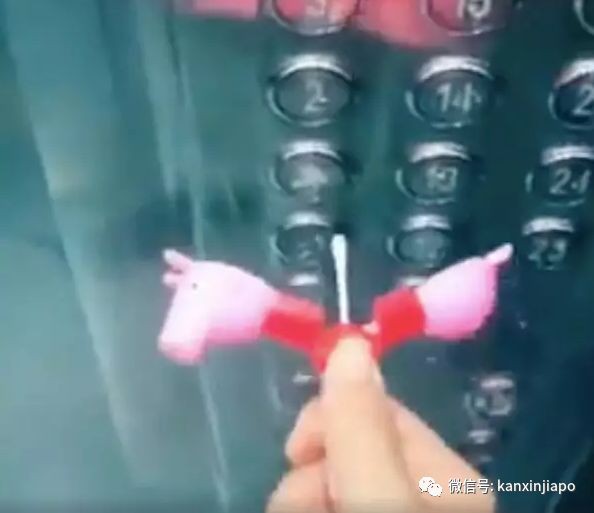新加坡網友自制奇葩“防毒”器，按電梯用這招可真行
