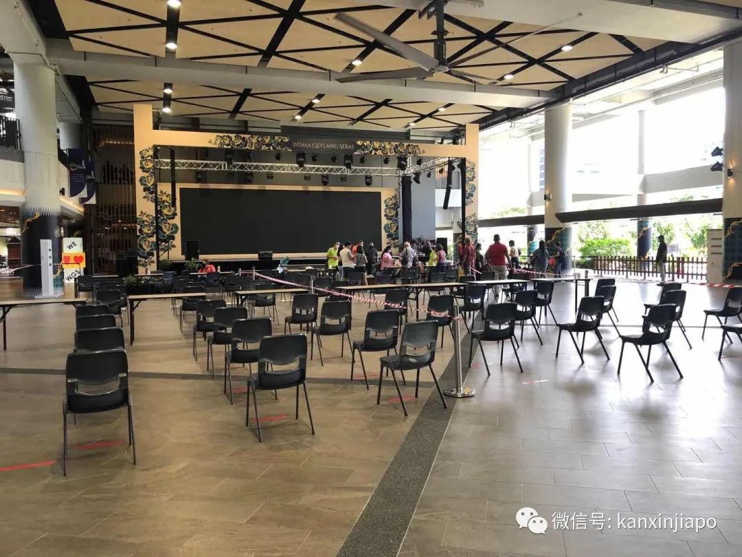 新加坡政府今天開始發派可重複使用口罩