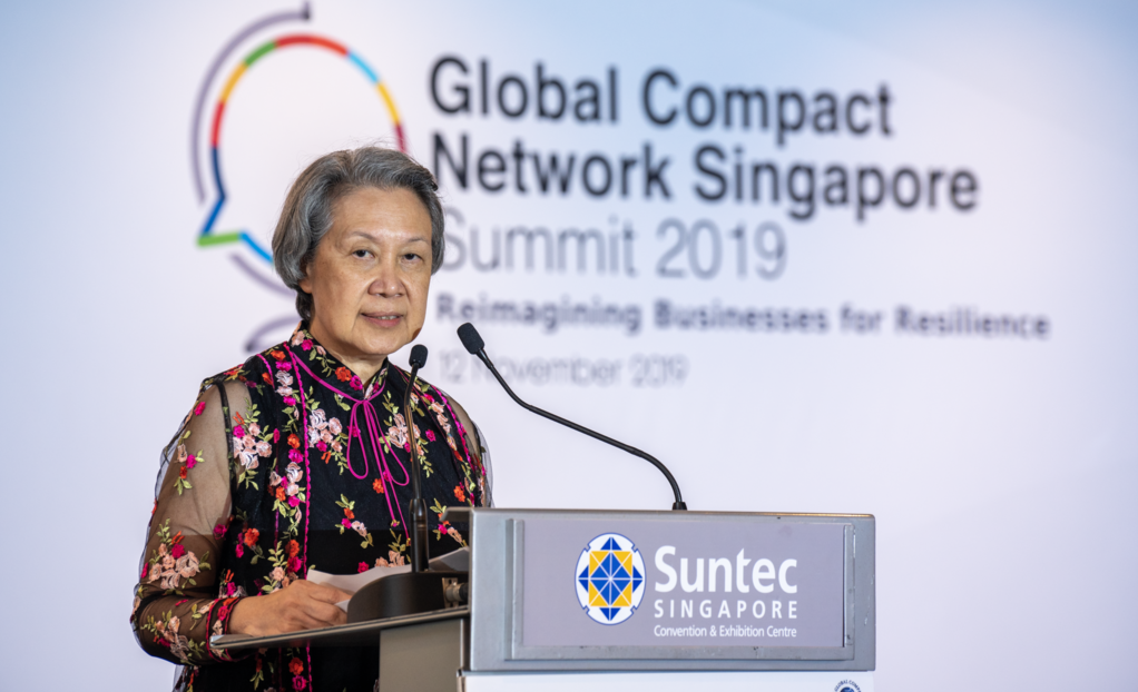 台媒：新加坡总理夫人年薪1亿新币！真的假的？