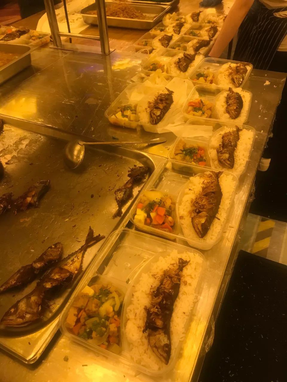 隔離客工:飯菜一成不變,我甯可挨餓