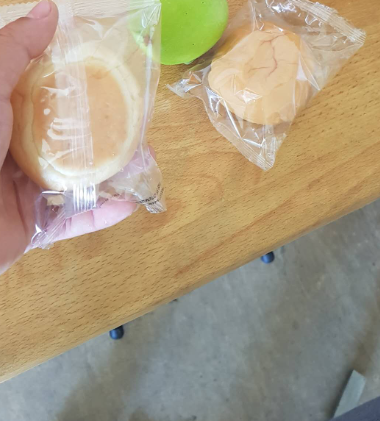 隔離客工:飯菜一成不變,我甯可挨餓