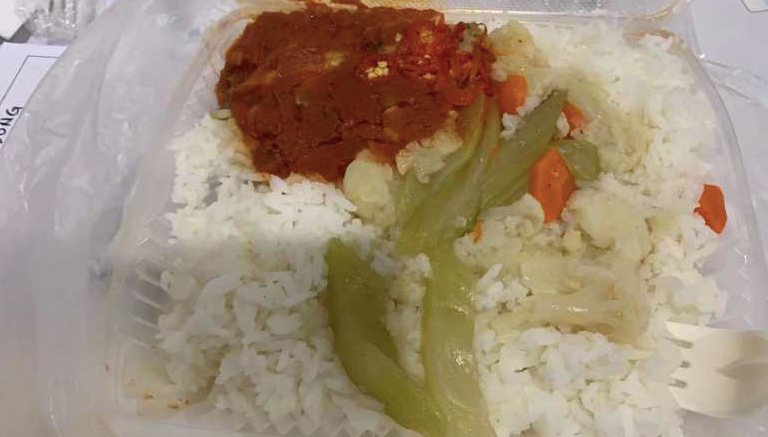 隔離客工:飯菜一成不變,我甯可挨餓