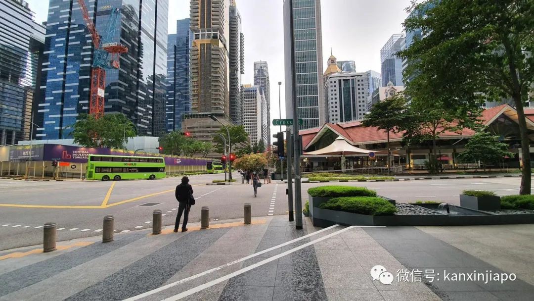 新加坡每天仍然有35万出门工作