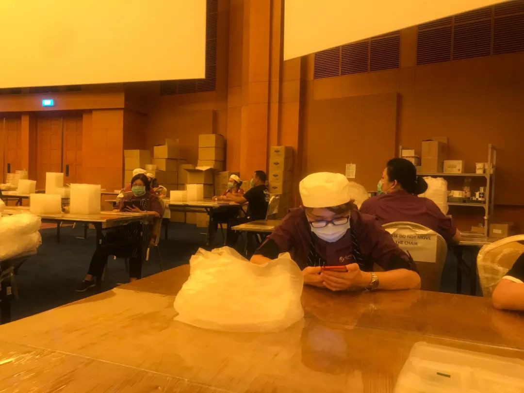 隔離客工:飯菜一成不變,我甯可挨餓