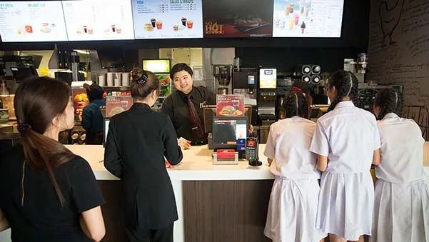 麦当劳5月5日不开店但员工薪酬照样发