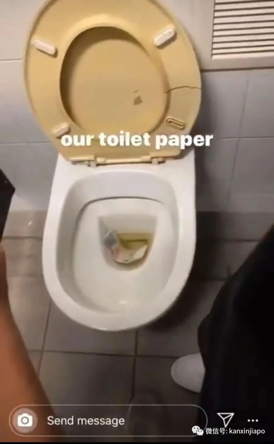 新加坡学生把50新币当厕纸使用，引起众怒