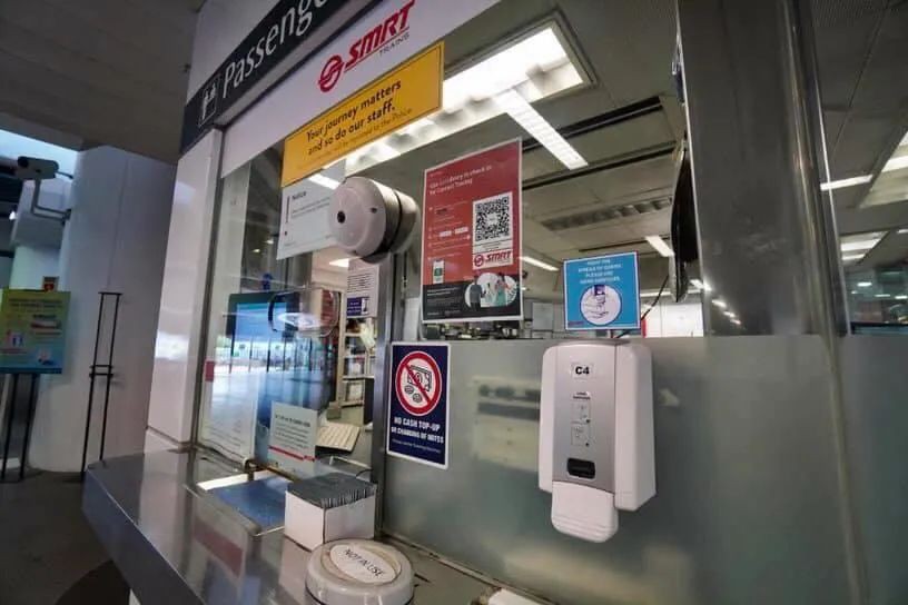 新加坡地铁站与巴士站，将增设消毒洗手液