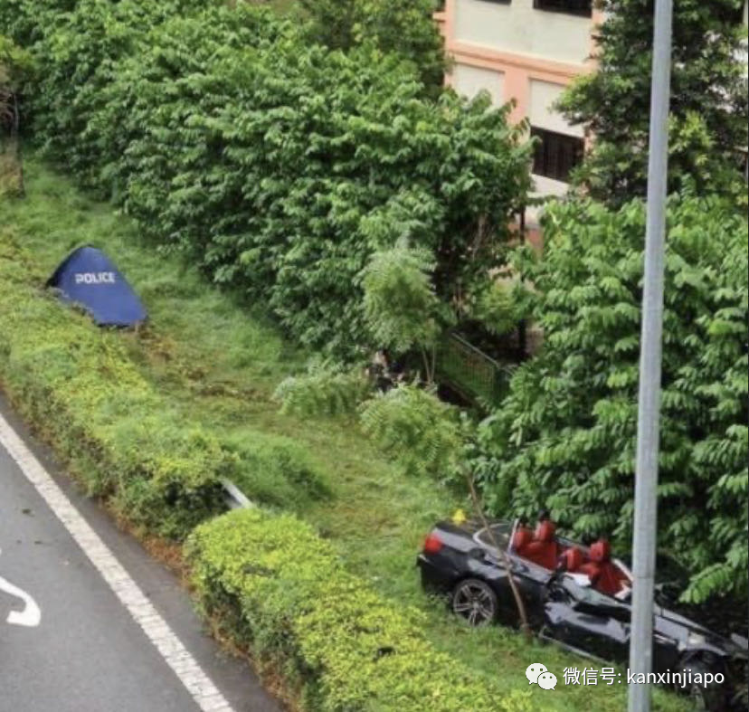 新加坡高速公路车祸：司机倒卧沟渠，当场丧命