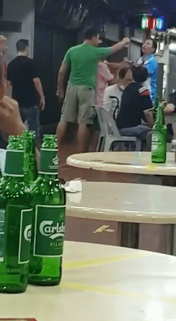 宏茂桥食阁两拨人马混战,不戴口罩酒气冲天