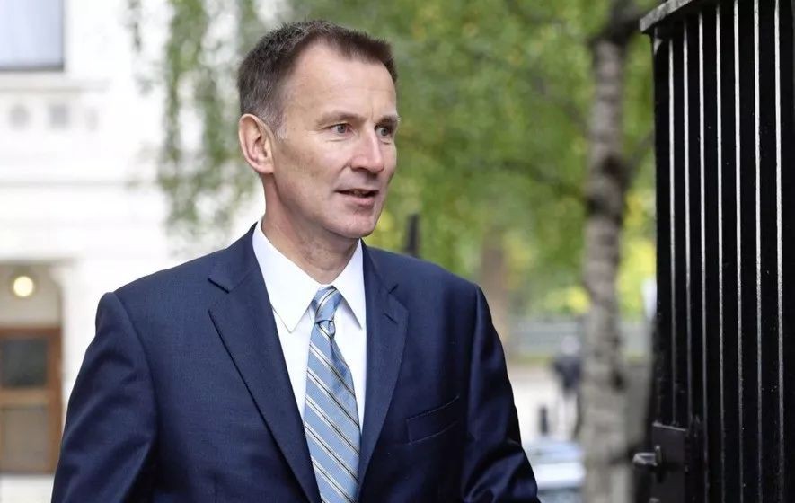 英国外交部发布公文谴责新加坡政府无人权，只因判贩毒者鞭刑