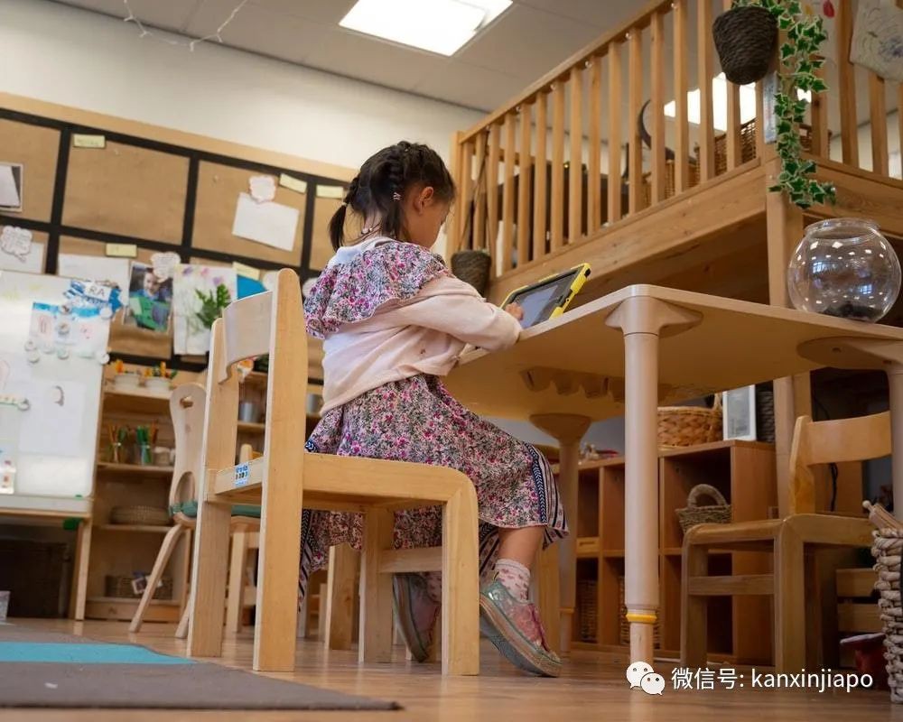 500名国际学生不能回新加坡,学校邮寄考卷、老师开直播