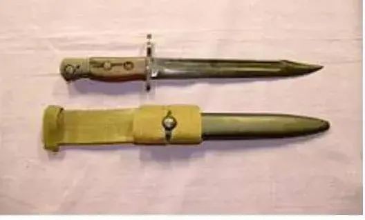 带防狼喷雾、玩具枪上街！你违法啦