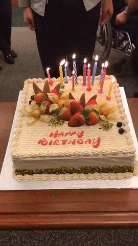李显龙庆祝69岁生日，妻子何晶发帖祝福秀恩爱