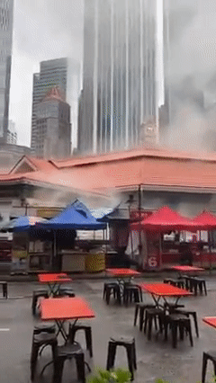 新加坡老巴刹屋頂狂冒白煙，更傳出爆炸聲！50人緊急疏散