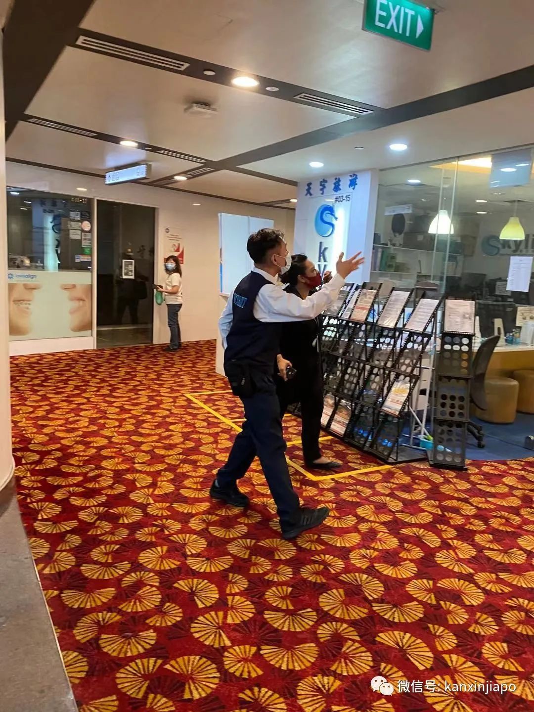 牛车水名牌包包店失火，商场职员称“随时会爆炸！”