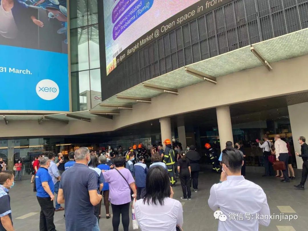 牛车水名牌包包店失火，商场职员称“随时会爆炸！”