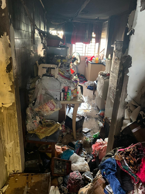 新加坡“垃圾屋”清晨起火狂燒，母子1死1傷