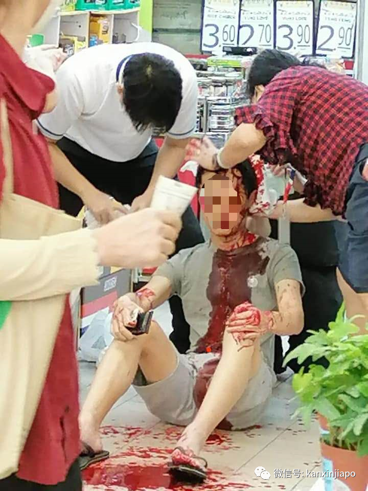请路人买烟被拒，新加坡青年乱刀追砍人，血流满地！被判坐牢3年鞭8下