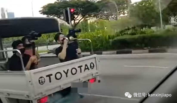 跑車紮堆霸占新加坡道路！網友：難道是瘋狂亞洲富豪的拍攝現場？
