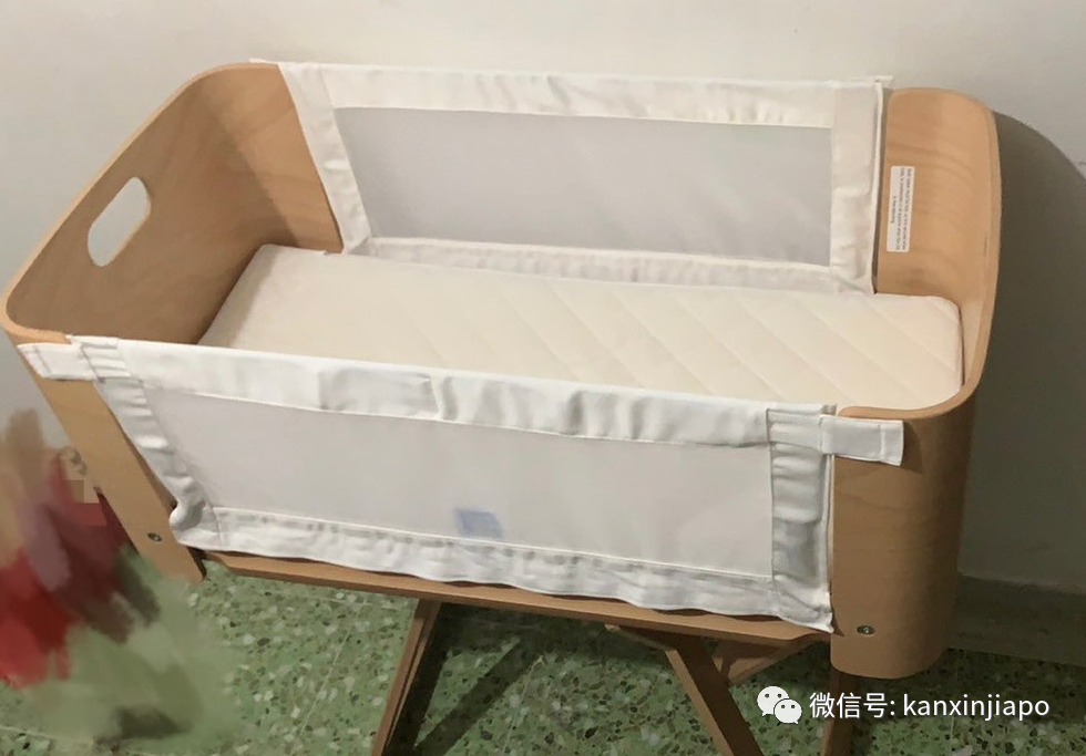 全新的母婴用品转让：折叠床、餐椅、背娃神器等2新币起