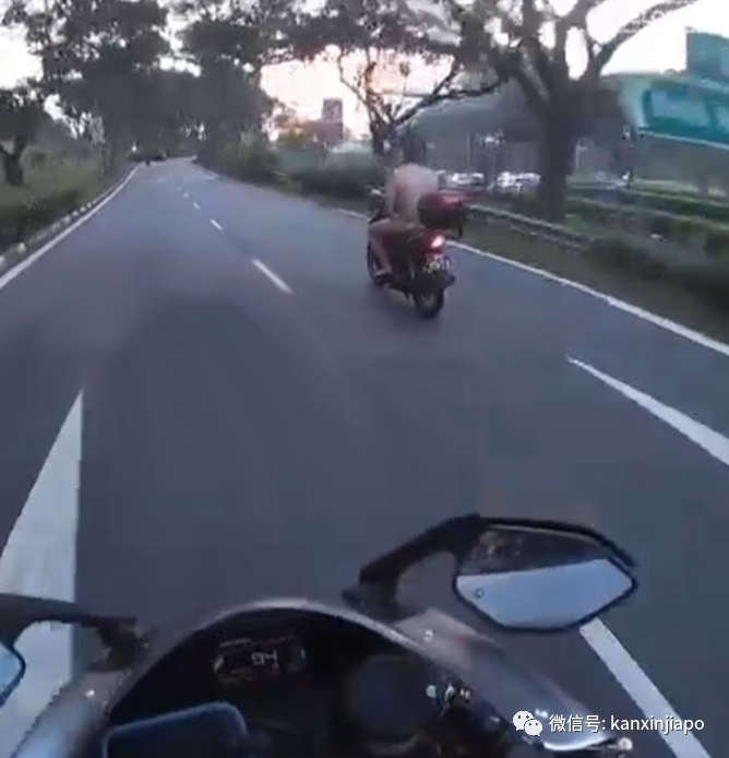 奇葩！新加坡高速公路驚現真實版“裸奔”