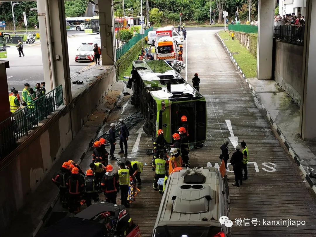 17人受伤！新加坡巴士相撞坠落，事发全过程视频曝光